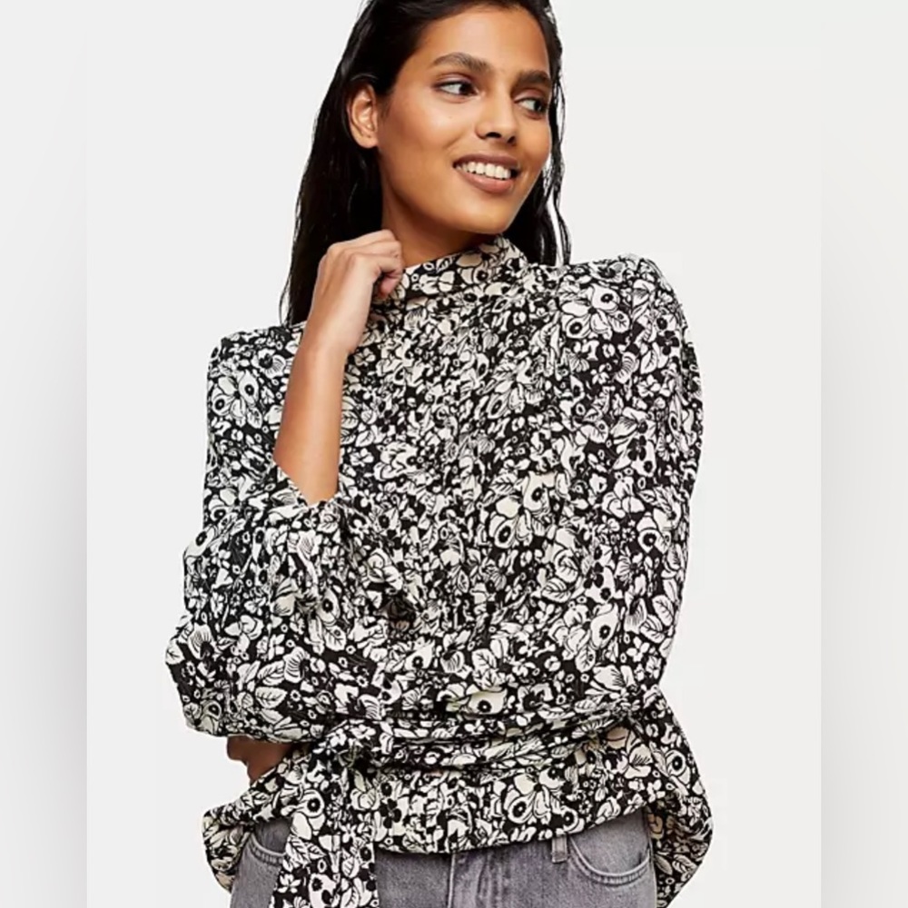 Topshop Pintuck Drama Sleeve Blouse‎